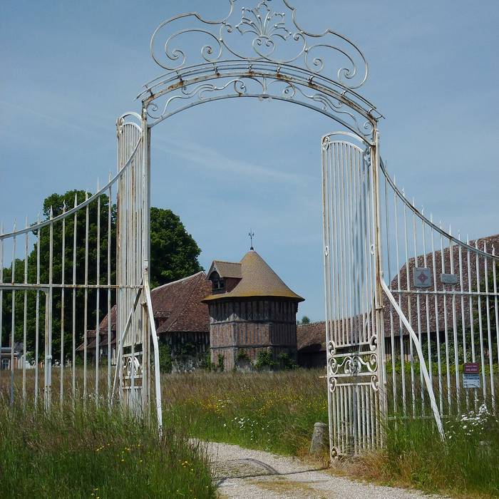 Photo de Château de Launay à Saint-Georges-du-Vièvre